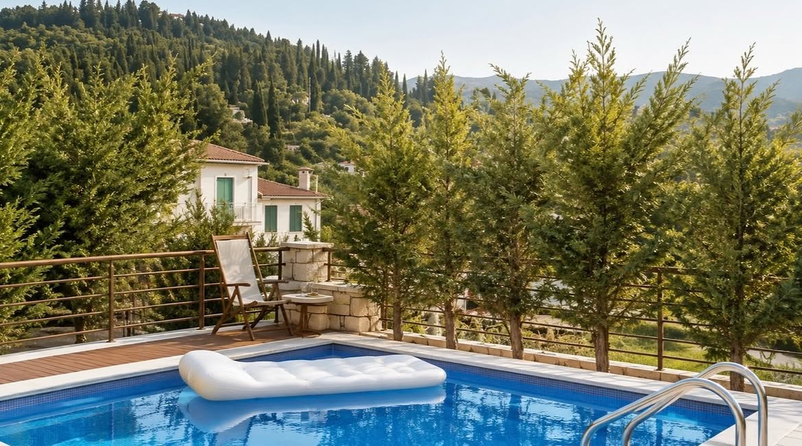 Oreinó Villas private pool overlooking the Lefkada hillside